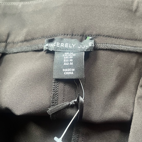 Sincerely Jules Black stretch soft shorts with skirt overlay size medium - Picture 6 of 7